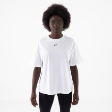 Nike - Sportswear essential tee