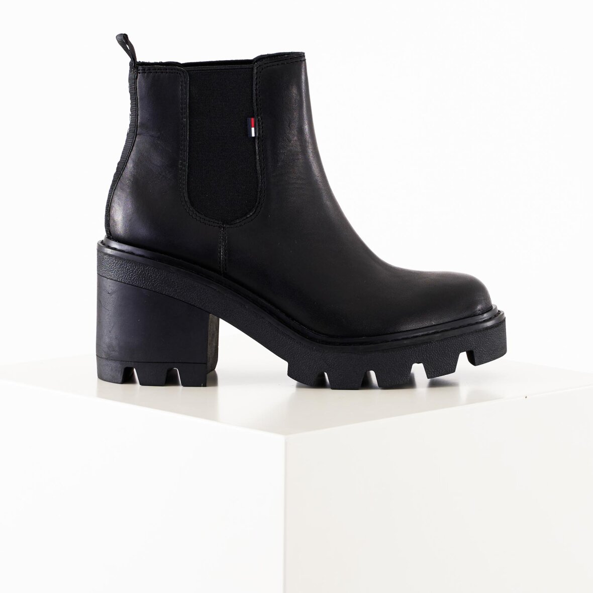 To grader vandfald specielt Køb Tommy Hilfiger Shoes Essential leather midheel boot idag. Vi leverer på  1-2 dage