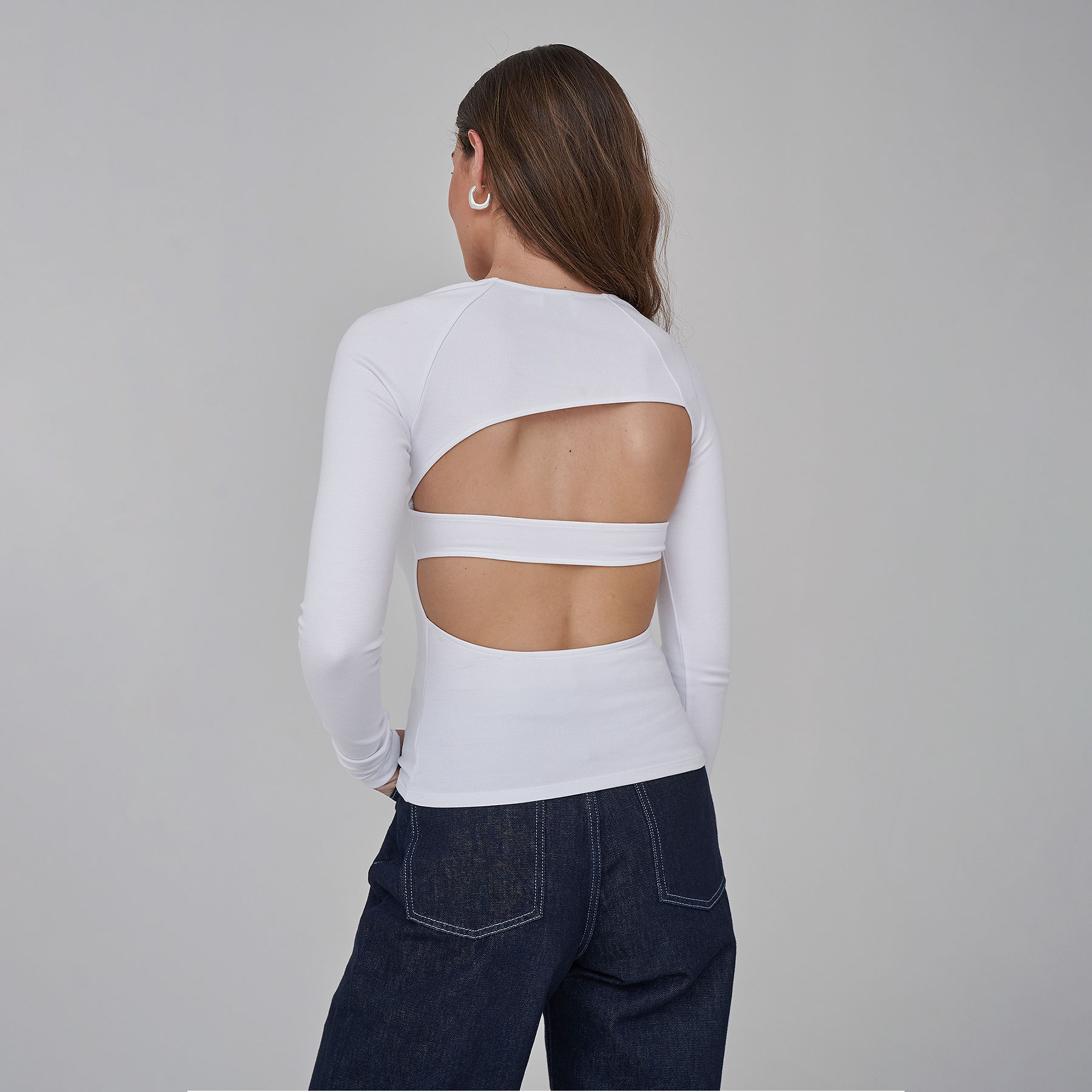 NA-KD - back cut out top - Bluser og skjorter til kvinder - OPTIC WHITE - L