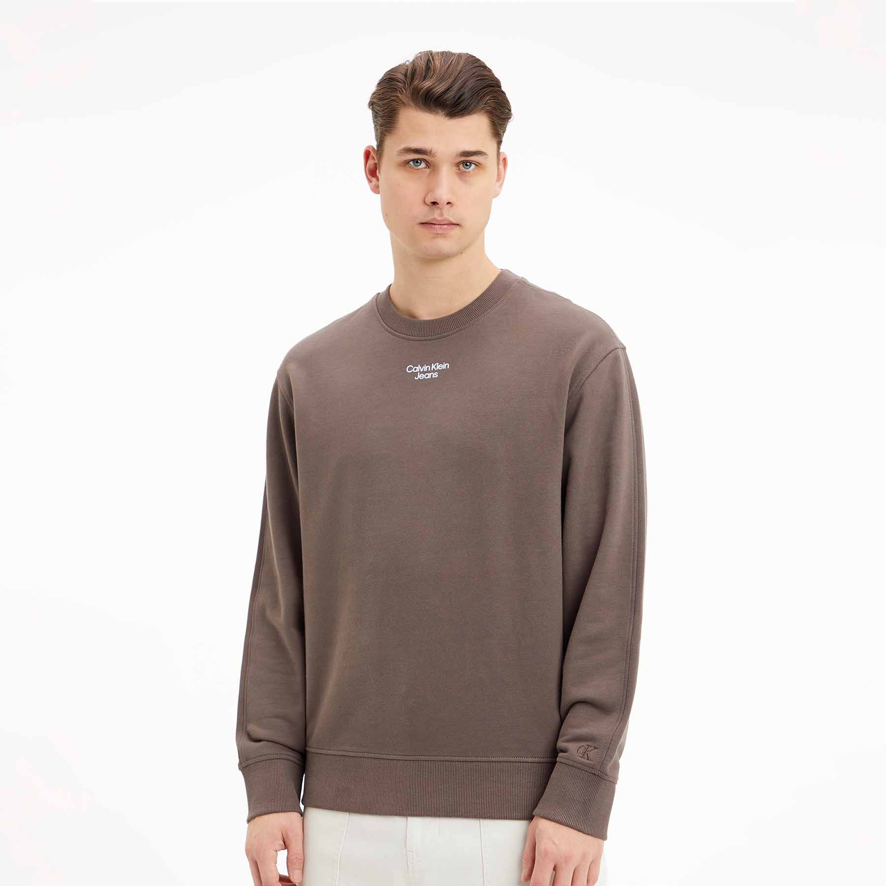 Calvin Klein - Stacked logo crewneck - Sweatshirts og trøjer til herre - Brun - XXL